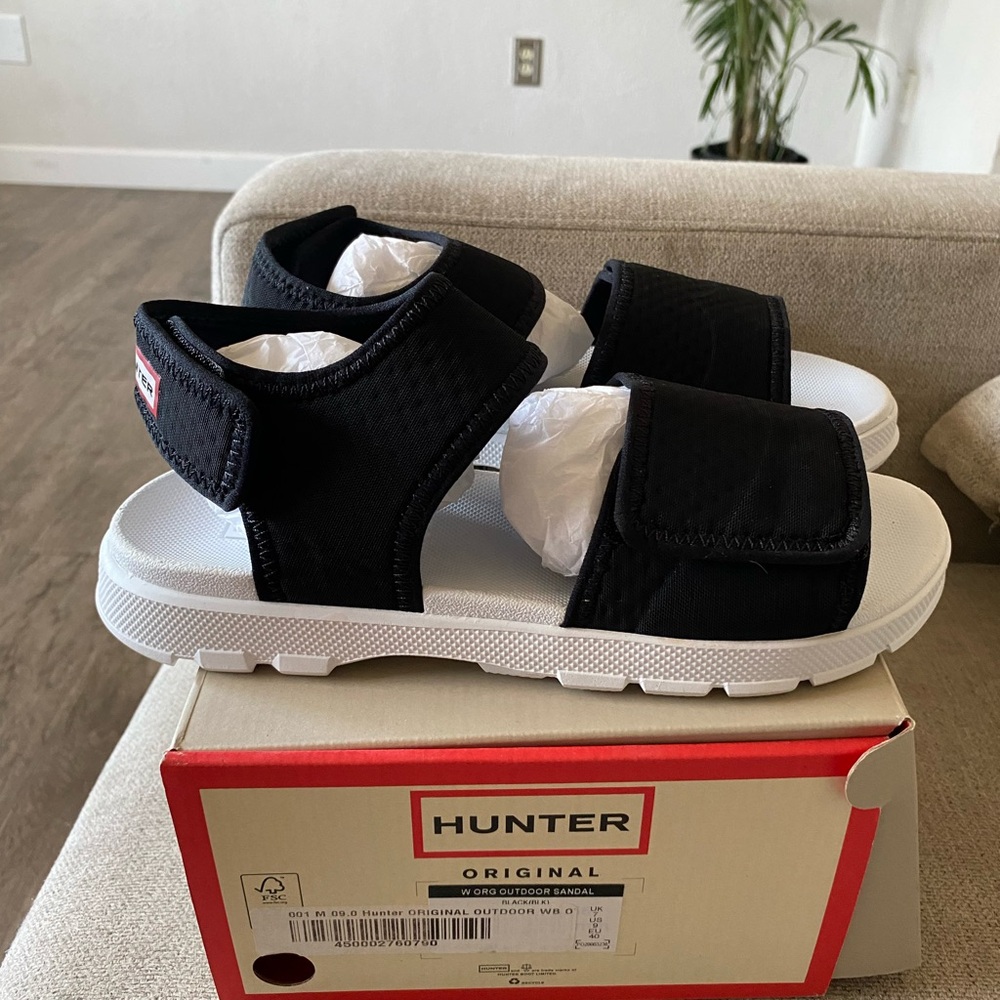 New Women’s Hunter sandals